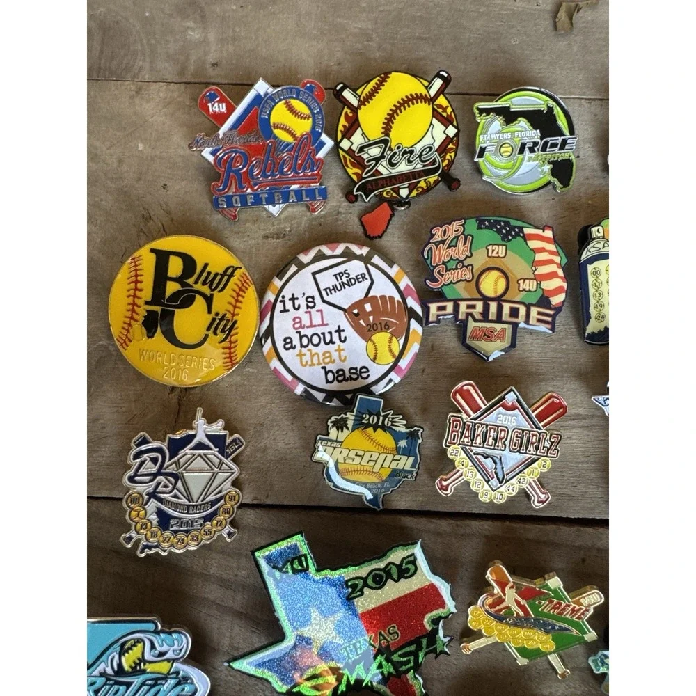 Lot of 64 Girls Fast Pitch Softball Team Trading Fastpitch Pinback Pins‎